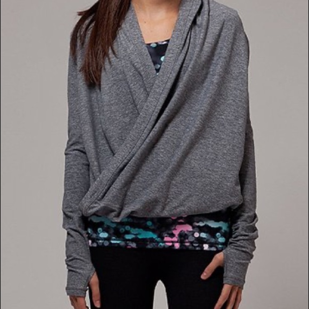 IVIVVA never worn cute shrug!!!